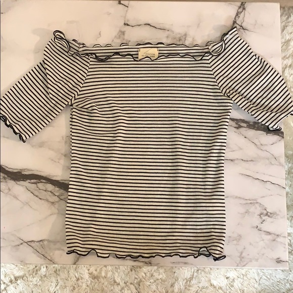 Off the shoulder black and white striped crop top - Picture 2 of 8